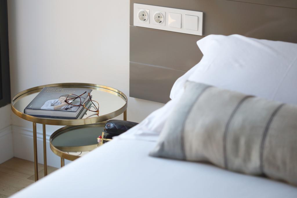 Apartaments Placa Del VI Girona Bagian luar foto