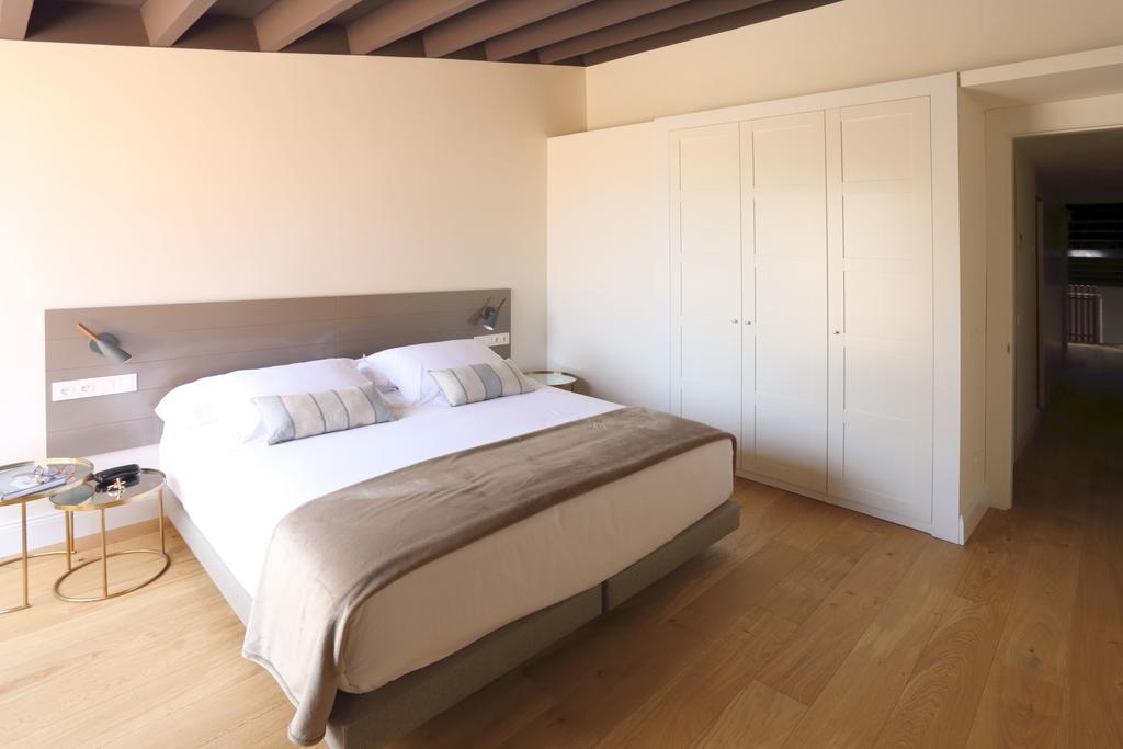 Apartaments Placa Del VI Girona Bagian luar foto