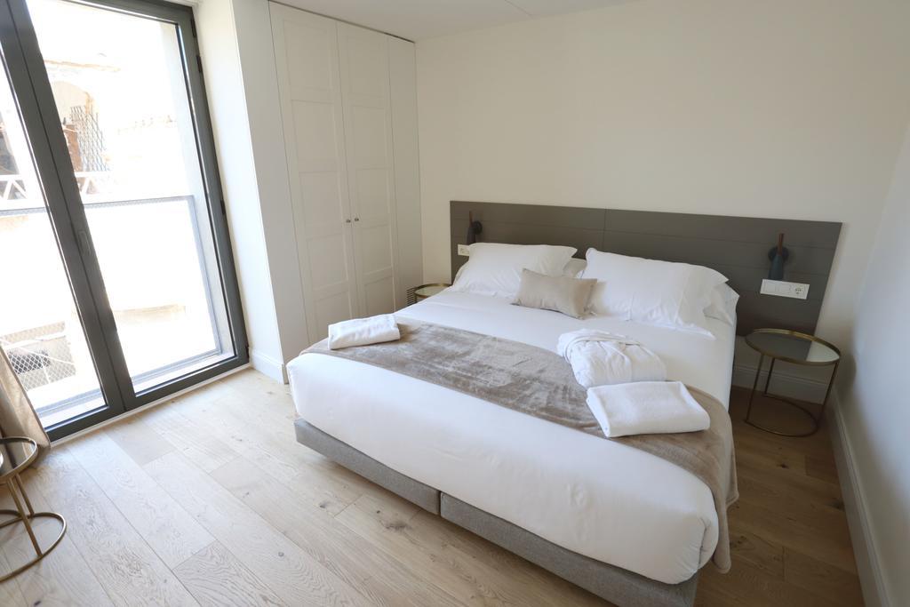 Apartaments Placa Del VI Girona Bagian luar foto