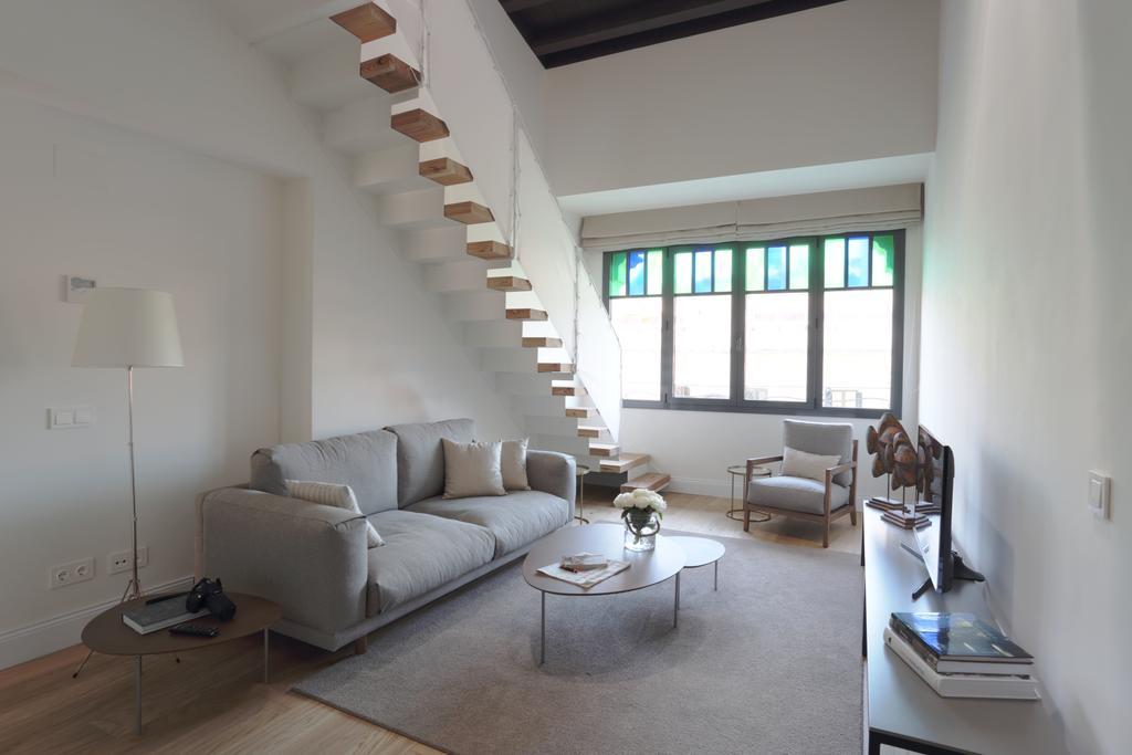 Apartaments Placa Del VI Girona Bagian luar foto