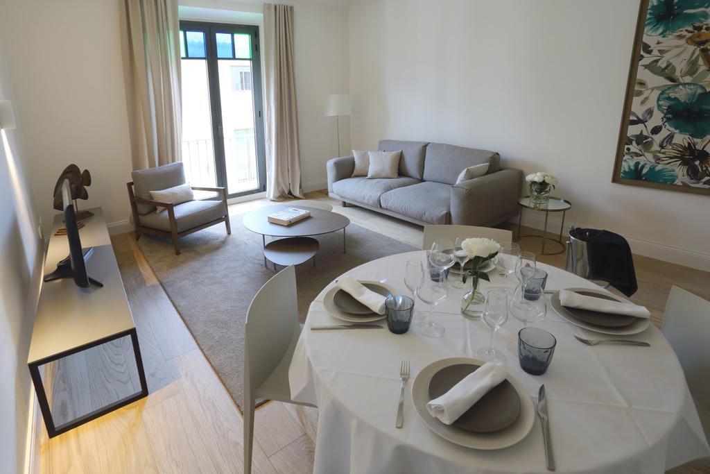 Apartaments Placa Del VI Girona Bagian luar foto
