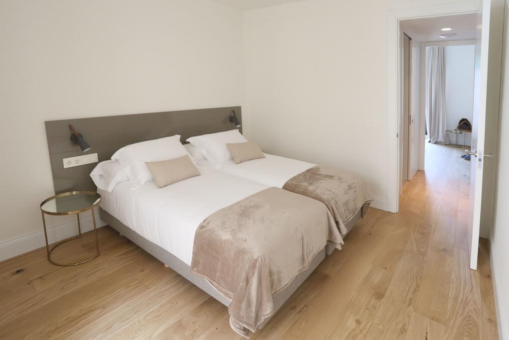 Apartaments Placa Del VI Girona Bagian luar foto