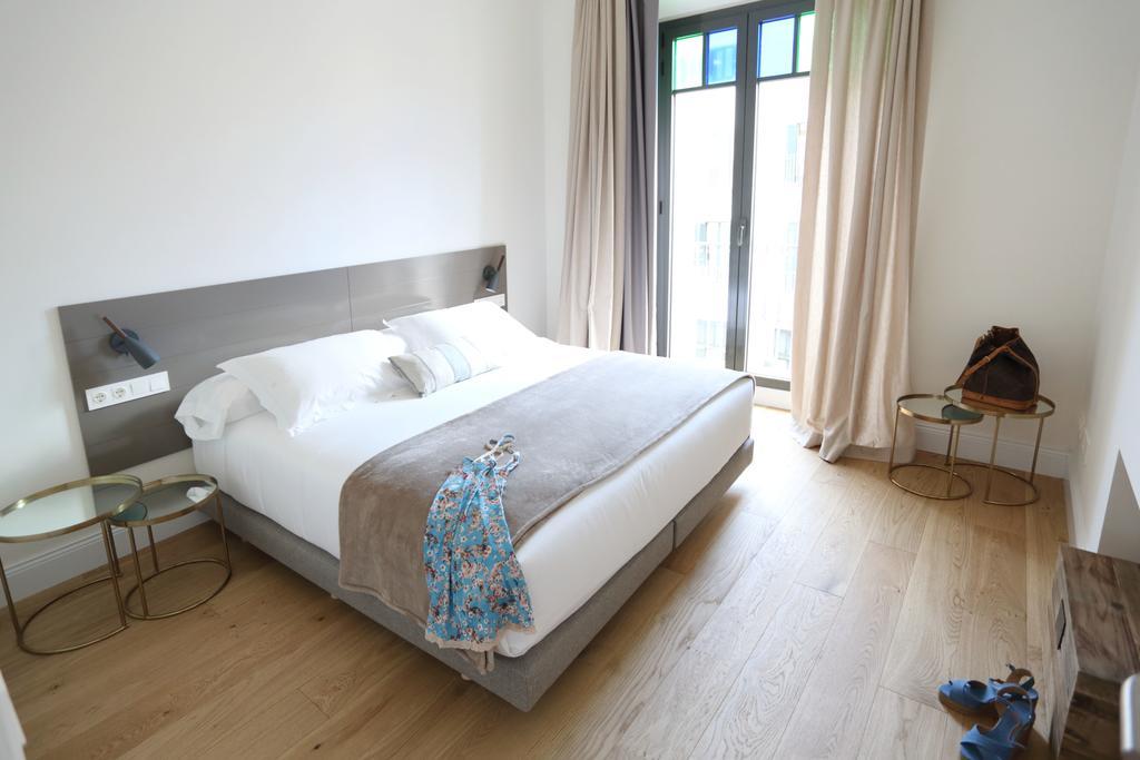 Apartaments Placa Del VI Girona Bagian luar foto
