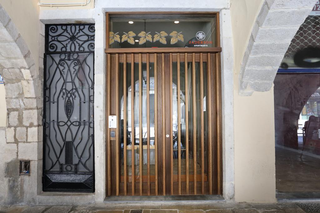 Apartaments Placa Del VI Girona Bagian luar foto