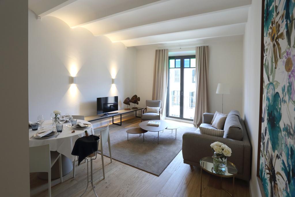 Apartaments Placa Del VI Girona Bagian luar foto