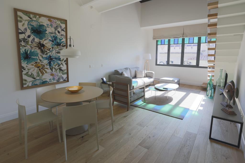 Apartaments Placa Del VI Girona Bagian luar foto