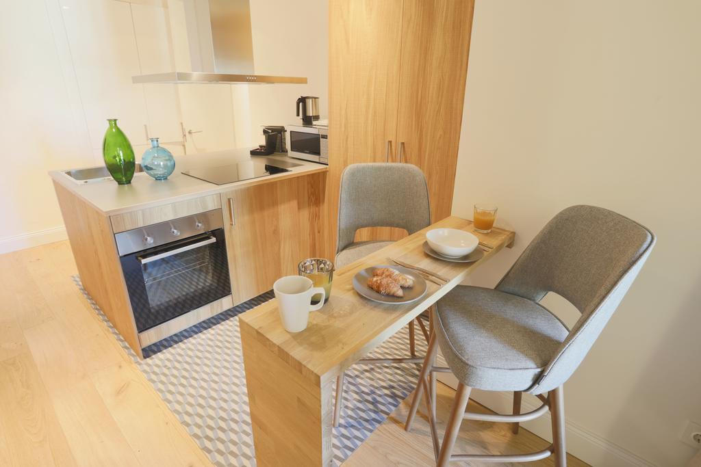 Apartaments Placa Del VI Girona Bagian luar foto