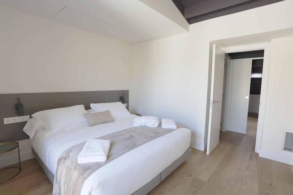 Apartaments Placa Del VI Girona Bagian luar foto